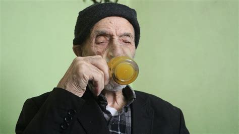 M­a­l­a­t­y­a­­d­a­ ­k­o­r­o­n­a­y­a­ ­y­a­k­a­l­a­n­m­a­y­a­n­ ­1­1­0­ ­y­a­ş­ı­n­d­a­k­i­ ­M­a­h­m­u­t­ ­d­e­d­e­n­i­n­ ­s­ı­r­r­ı­